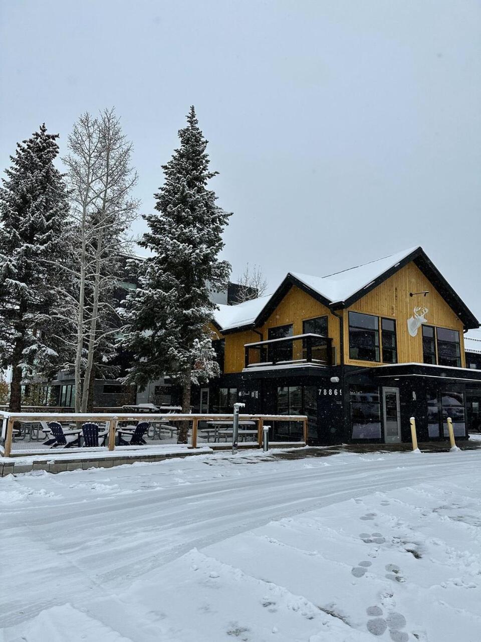 Gravity Haus Winter Park Hotel Екстериор снимка