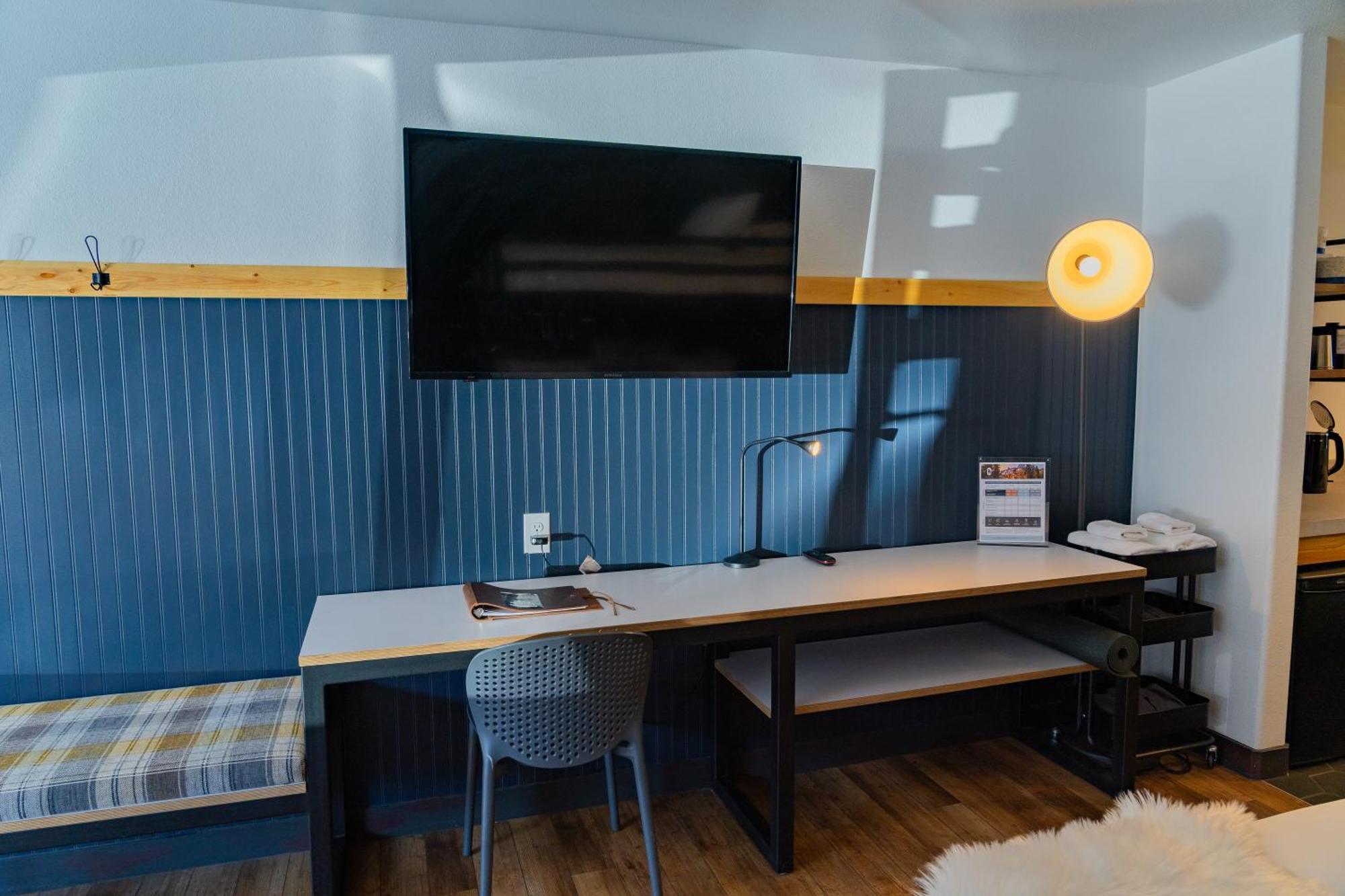 Gravity Haus Winter Park Hotel Екстериор снимка