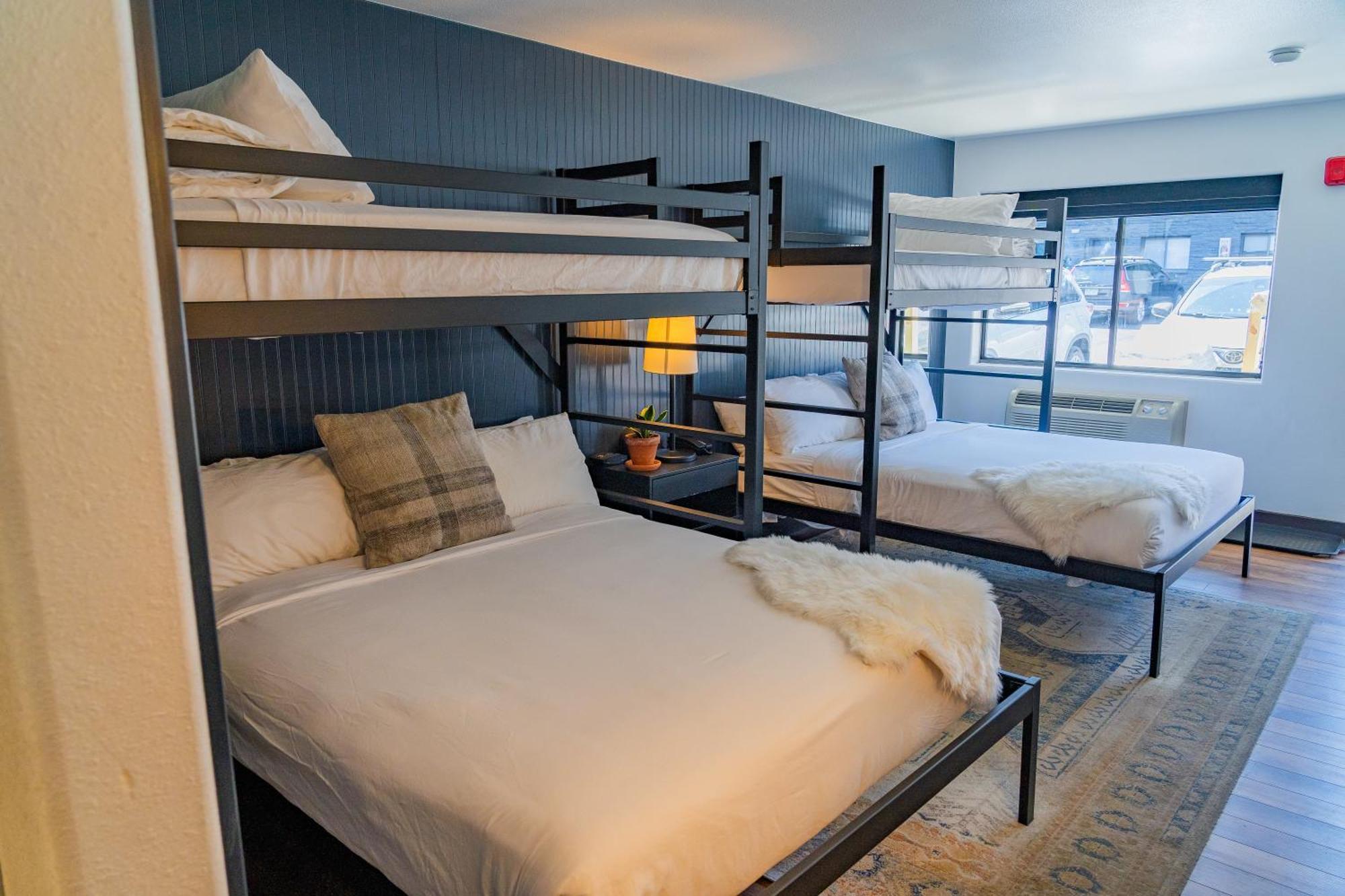 Gravity Haus Winter Park Hotel Екстериор снимка